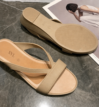 Load image into Gallery viewer, Tacia wedge by SYL