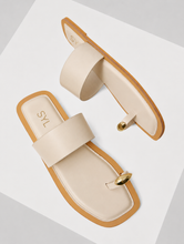 Load image into Gallery viewer, Allaine flats by SYL