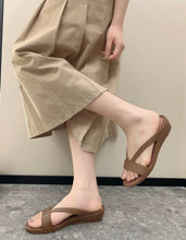 Load image into Gallery viewer, Tacia wedge by SYL