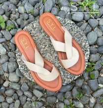 Load image into Gallery viewer, Naomi flats by SYL