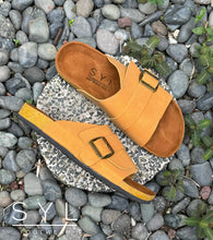Load image into Gallery viewer, Sammy Men's footwear in cork by SYL