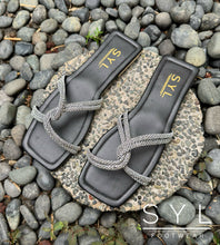 Load image into Gallery viewer, Ophira flats by SYL

