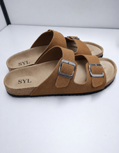 Load image into Gallery viewer, MEN footwear in cork by SYL
