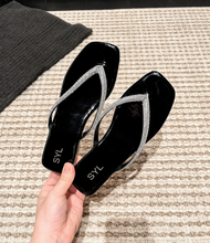 Load image into Gallery viewer, Vivian flats by SYL
