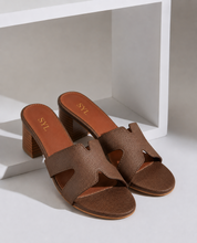 Load image into Gallery viewer, Verona heels by SYL
