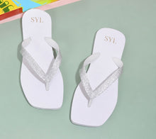 Load image into Gallery viewer, Jelly flip-flop by SYL
