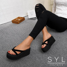 Load image into Gallery viewer, Gresha wedge by SYL
