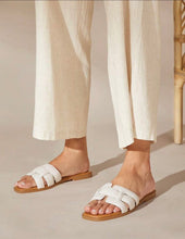 Load image into Gallery viewer, Vera flats by SYL
