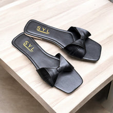 Load image into Gallery viewer, French flats by SYL
