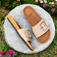 Load image into Gallery viewer, DALE footwear in cork by SYL
