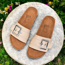 Load image into Gallery viewer, DALE footwear in cork by SYL
