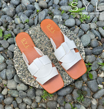 Load image into Gallery viewer, Savana flats by SYL

