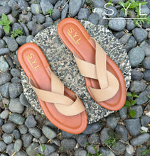 Load image into Gallery viewer, Naomi flats by SYL
