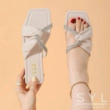 Load image into Gallery viewer, Kiran flats by SYL
