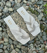 Load image into Gallery viewer, Kiran flats by SYL
