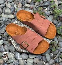 Load image into Gallery viewer, Sammy Men's footwear in cork by SYL
