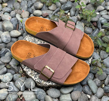 Load image into Gallery viewer, Sammy Men's footwear in cork by SYL
