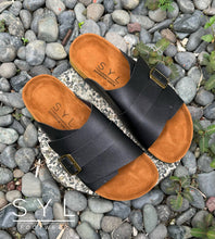 Load image into Gallery viewer, Sammy Men's footwear in cork by SYL
