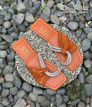 Load image into Gallery viewer, Kiran flats by SYL
