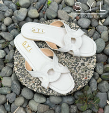 Load image into Gallery viewer, Arista flats by SYL
