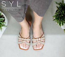 Load image into Gallery viewer, Heidi flats by SYL

