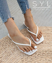 Load image into Gallery viewer, Odette flats by SYL
