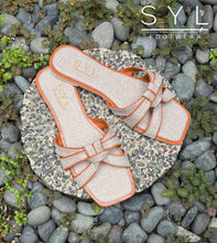 Load image into Gallery viewer, Heidi flats by SYL
