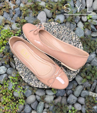Load image into Gallery viewer, Enelof shoes by SYL
