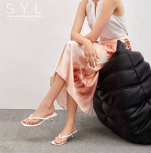 Load image into Gallery viewer, Josefina heels by SYL

