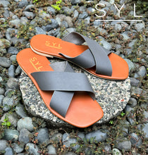 Load image into Gallery viewer, Amirra flats by SYL
