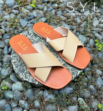Load image into Gallery viewer, Amirra flats by SYL
