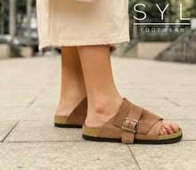 Load image into Gallery viewer, Bernette Women's footwear in cork by SYL
