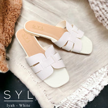Load image into Gallery viewer, Iyah flats by SYL

