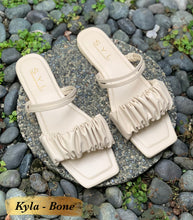 Load image into Gallery viewer, KYLA flats by SYL
