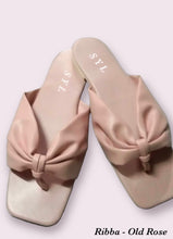 Load image into Gallery viewer, RIBBA flats by SYL
