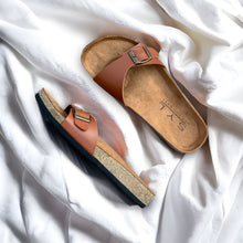 Load image into Gallery viewer, KEITH footwear in cork by SYL
