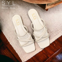 Load image into Gallery viewer, Devyn flats by SYL

