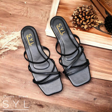 Load image into Gallery viewer, Devyn flats by SYL
