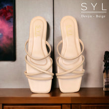 Load image into Gallery viewer, Devyn flats by SYL
