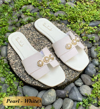 Load image into Gallery viewer, PEARL flats by SYL
